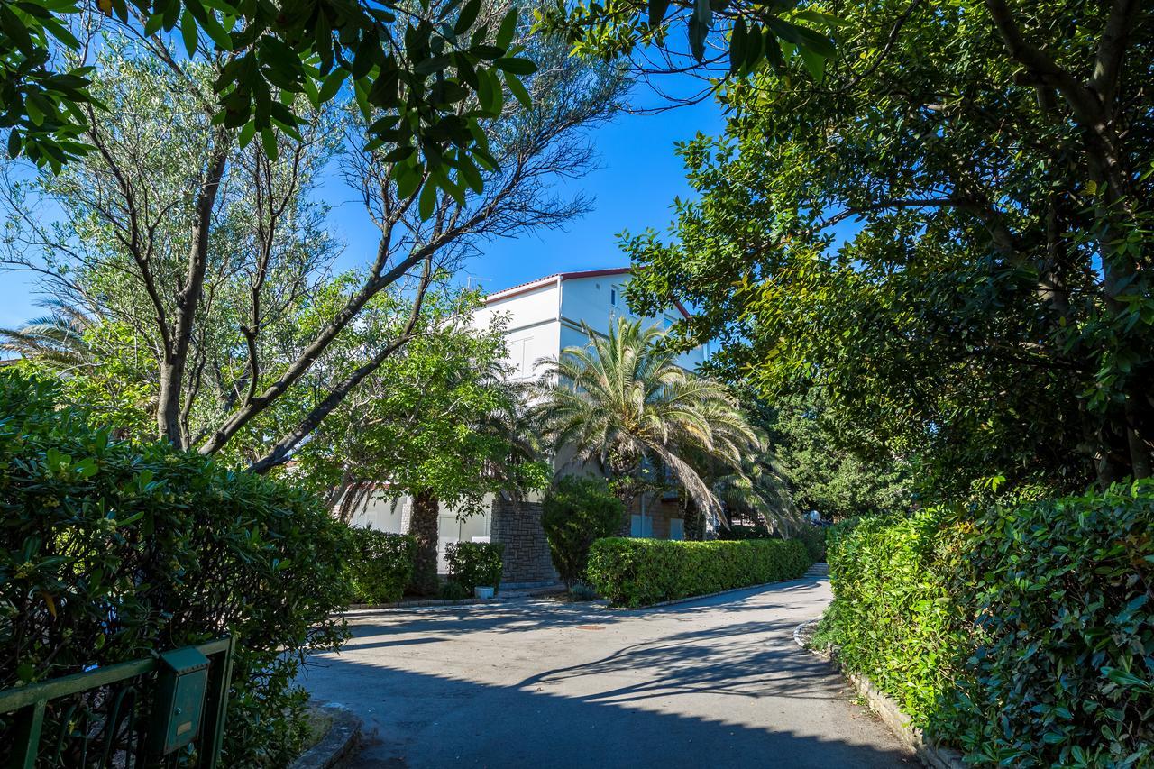 Pool Apartments Galeb Novalja Exterior photo
