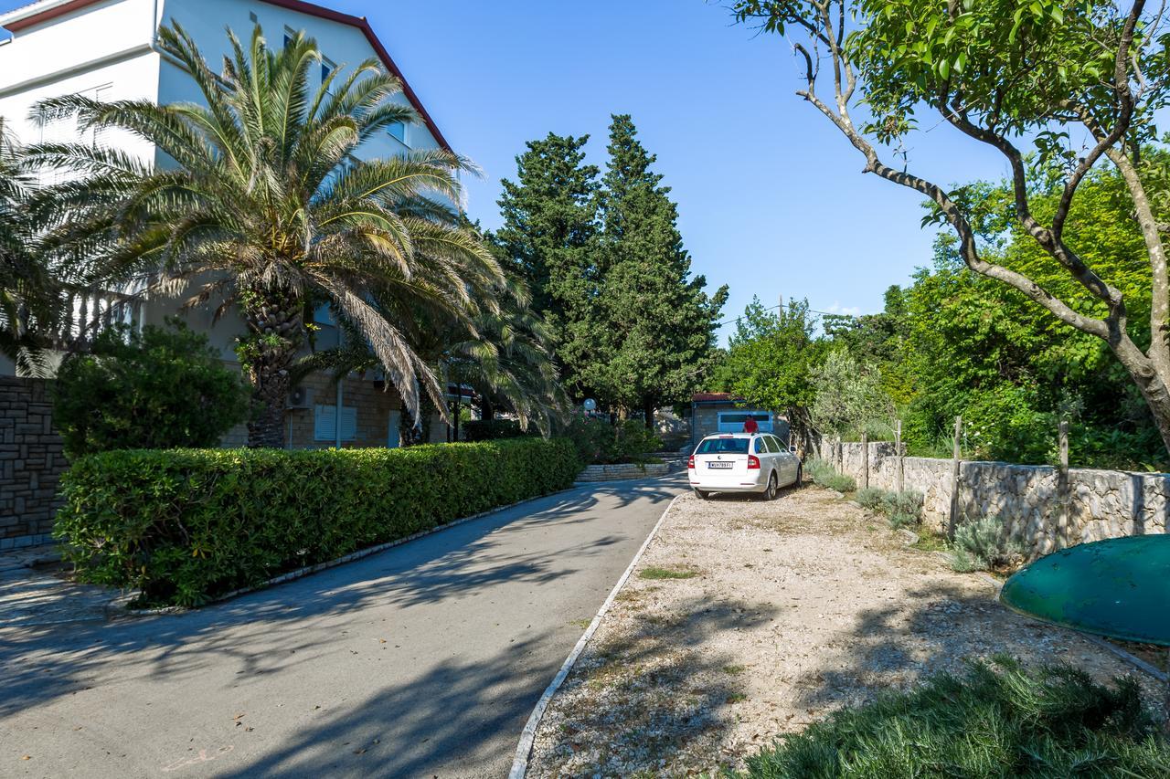 Pool Apartments Galeb Novalja Exterior photo